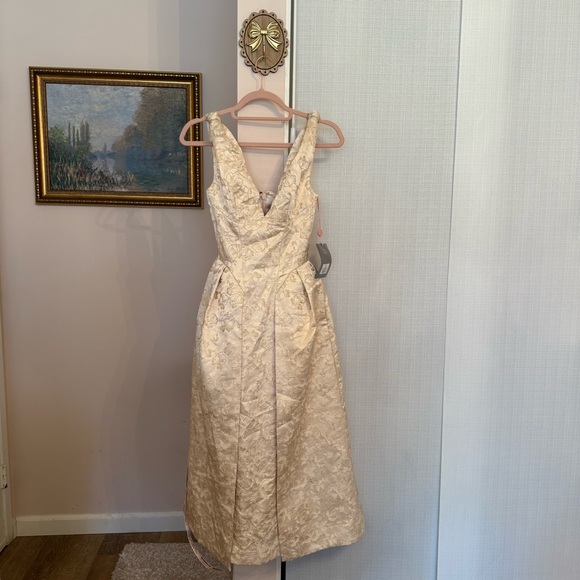 House of CB Ivory Metallic Jacquard Midi Dress - Picture 5 of 7